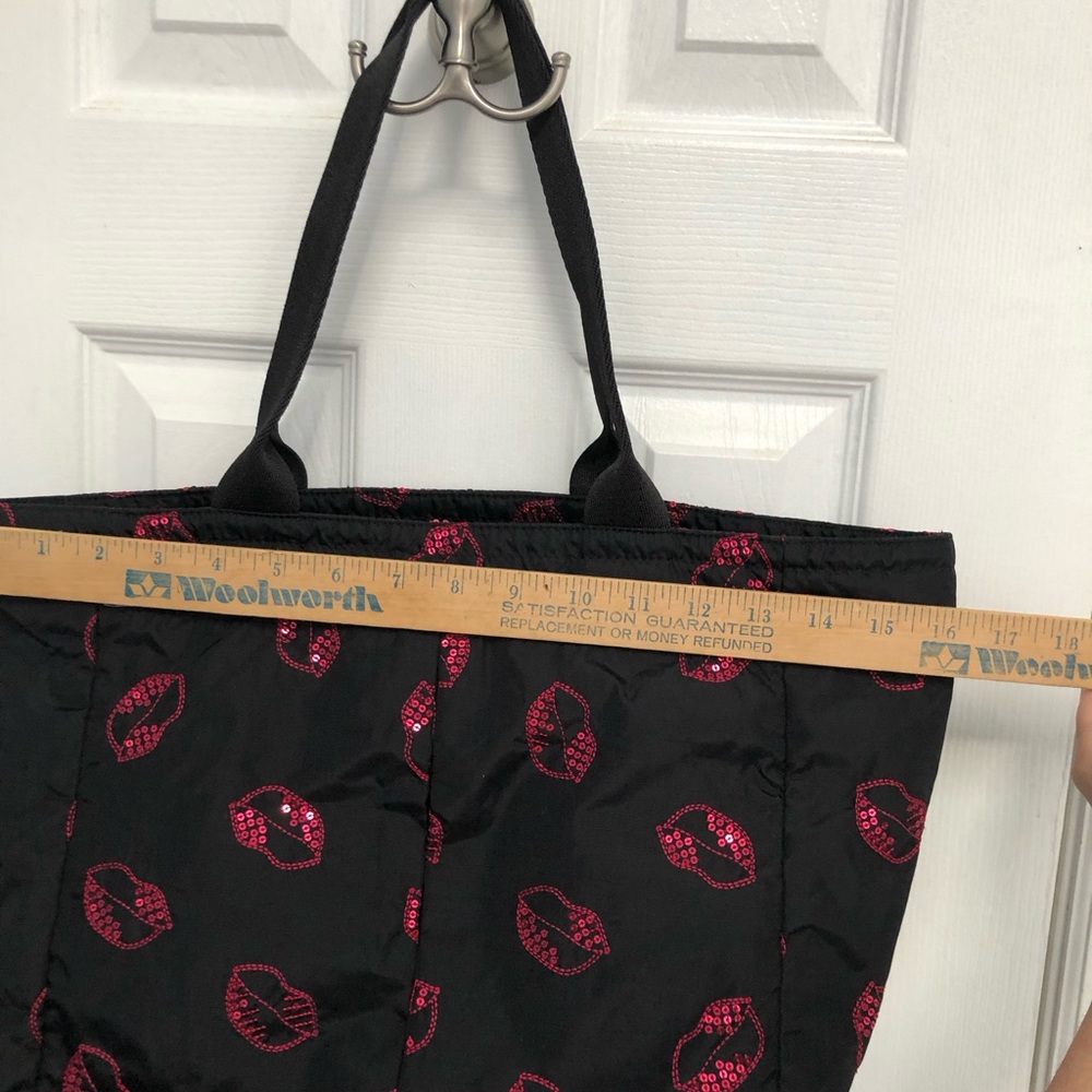 LeSportsac Sequin Lips Tote & Pouch Black Red Pink Zipper Nylon Hot - Picture 12 of 16